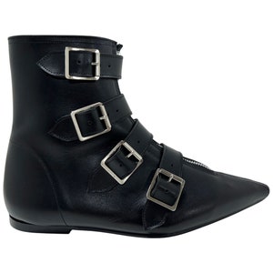 Evie - 4 Big Buckle Pike