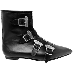 Evie - 4 picas con hebilla de ataúd