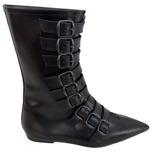 Gabrielle - 9 Buckle Pike ( Black Edition )