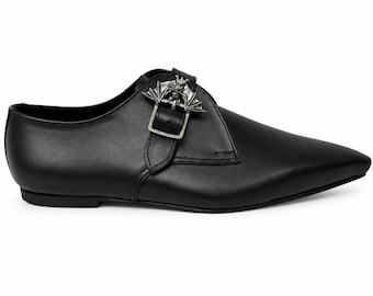 Frankie - Zapato de pica con hebilla de murciélago