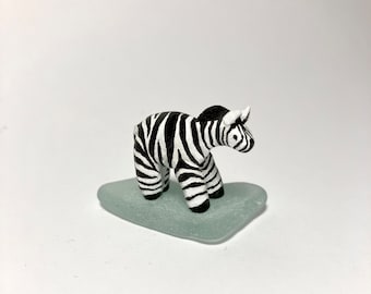 Zebra beeldje, handgemaakt dier van klei
