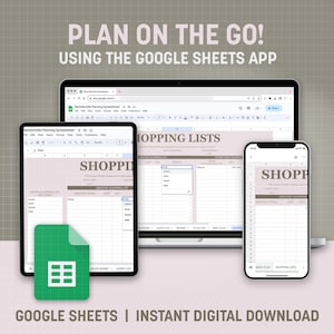 K&ouml;nnte beinhalten: Ein Screenshot einer Google Sheets-Tabelle auf einem Laptop und zwei Smartphones. Die Tabelle tr&auml;gt den Titel "Bachelorette Planning Spreadsheet" und enth&auml;lt Abschnitte f&uuml;r Einkaufslisten, Speisepl&auml;ne und G&auml;steliste. Der Text "PLAN ON THE GO! USING THE GOOGLE SHEETS APP" wird &uuml;ber der Tabelle angezeigt.