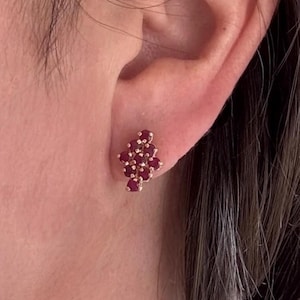 Pendientes de oro de 14 quilates con racimo de rubíes naturales: joyería fina vintage con piedra natal de julio