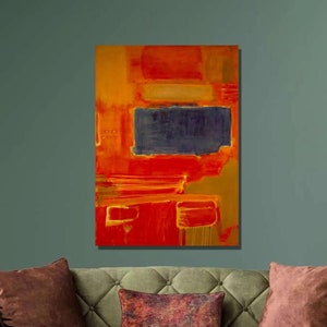 Könnte beinhalten: Abstrakter Kunstdruck mit einem grünen Sofa und einem Beistelltisch mit einer Uhr. Der Druck zeigt ein farbenfrohes abstraktes Design in Rot, Orange, Gelb und Blau.