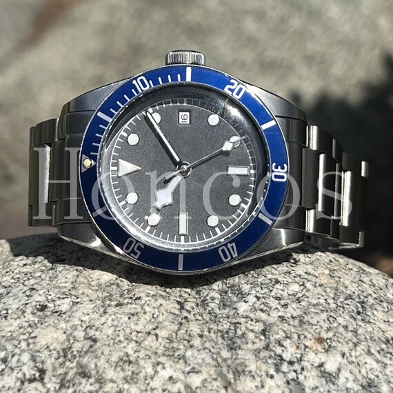 Orologio personalizzato in stile MODS SUB con inserti blu in stile