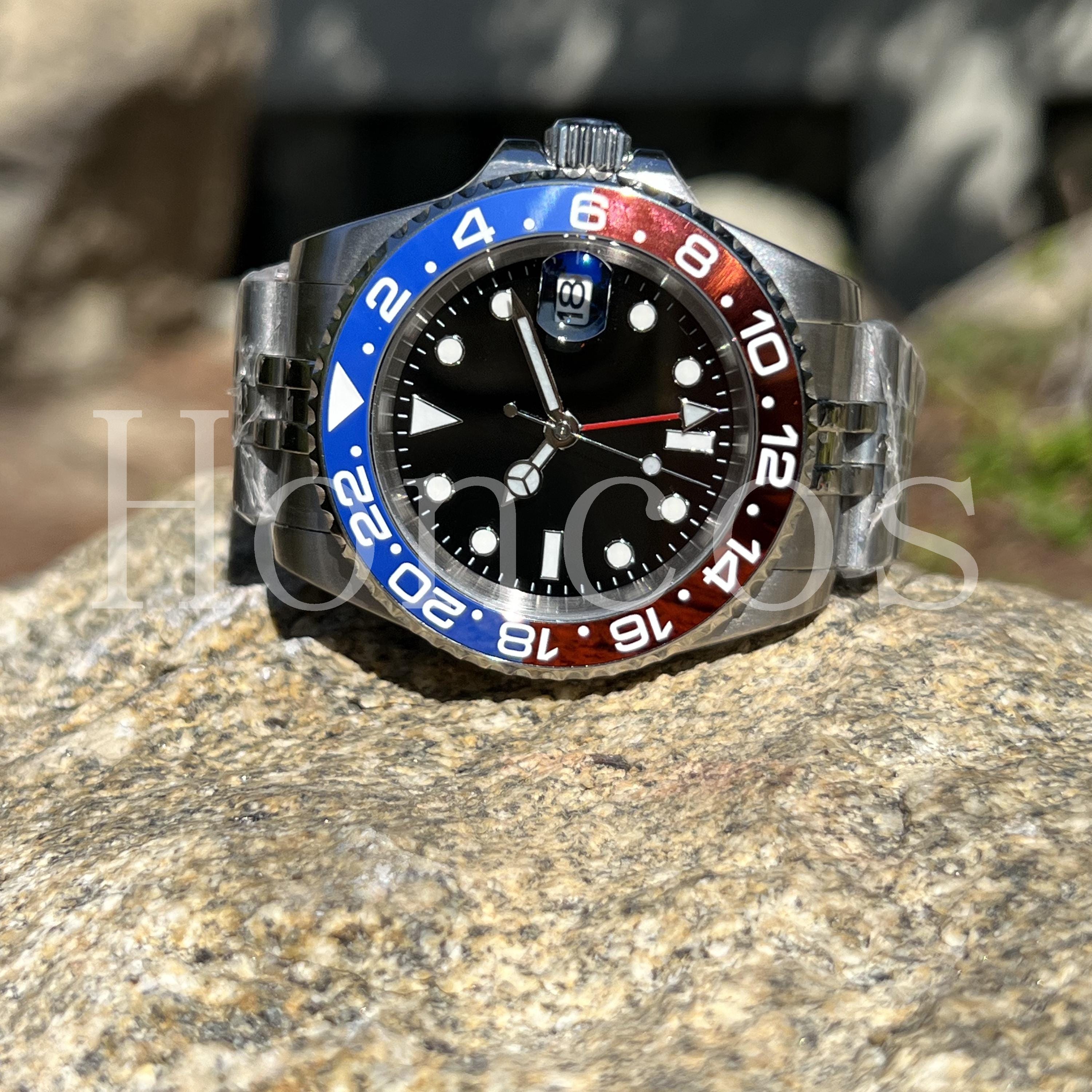 セラミックベゼル、ブルーとレッドのNH34ムーブメント、ジュビリー