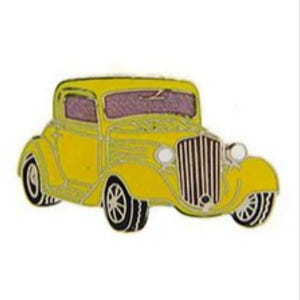 Custom Made Gothic Revers Pins Moderne 1934 Chevy Chevrolet Chevelles Camaro Coupé Wagon Auto Vintage Off-Road-SUV für Männer Pinbacks Gelb