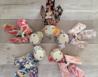 Muñeca de kimono hecha a mano, cinta sakura