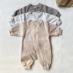 Body con nome personalizzato per neonato, tutina a bolle personalizzata, regalo per baby shower, compleanno minimalista per neonato, regalo di Natale per neonato