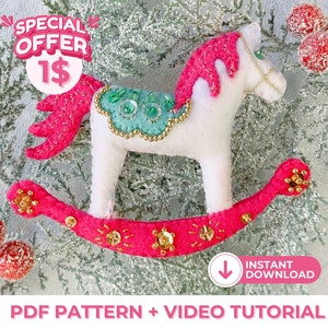 Puede incluir: Adorno de caballo balancín de fieltro blanco hecho a mano con crin, cola y balancín rosas. El caballo presenta detalles de cuentas doradas y una silla de montar turquesa. La imagen incluye el texto "SPECIAL OFFER 1$" y "INSTANT DOWNLOAD".