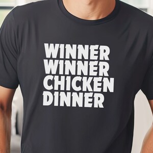 勝者 勝者 チキンディナーシャツ ギャンブラーへの贈り物 カジノ用ユニークポーカーTシャツ ギャンブル用ラッキーカードゲームTシャツ 面白いブラックジャックTシャツ