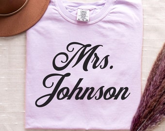 Camisa de señora personalizada, camisa de novia personalizada, camisa de novia personalizada, regalo de novia, futura novia, regalo de boda, camisa de apellido personalizada, regalo comprometido