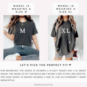 Puede incluir: Una modelo lleva una camiseta gris con la letra "M" impresa en ella. La modelo tambi&eacute;n lleva pantalones vaqueros azules. La misma modelo lleva una camiseta gris con la letra "XL" impresa en ella. La modelo lleva pantalones cortos grises. El texto "LET'S PICK THE PERFECT FIT" se muestra debajo de las im&aacute;genes. El texto "FOR REFERENCE: THE MODEL IS WEARING A M (LEFT IMAGE) AND A XL (RIGHT IMAGE). THE MODEL IS 5'6" AND REGULARLY WEARS A SIZE M FOR A RELAXED FIT. THE SAME MODEL IS SHOWN WEARING A SIZE XL FOR AN OVERSIZED T-SHIRT DRESS STYLE." se muestra debajo del texto. El texto "EliteBoutiqueFinds" se muestra debajo del texto.