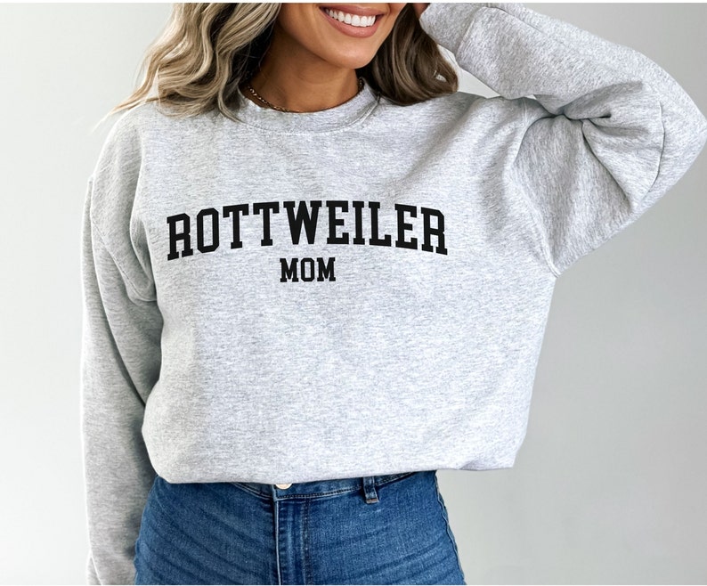 Rottweiler mamma tröja, Rottweiler mamma rund hals, hund mamma tröja, Rottweiler skjorta, Rottweiler present, present till hund mamma, hund älskare skjorta bild 6