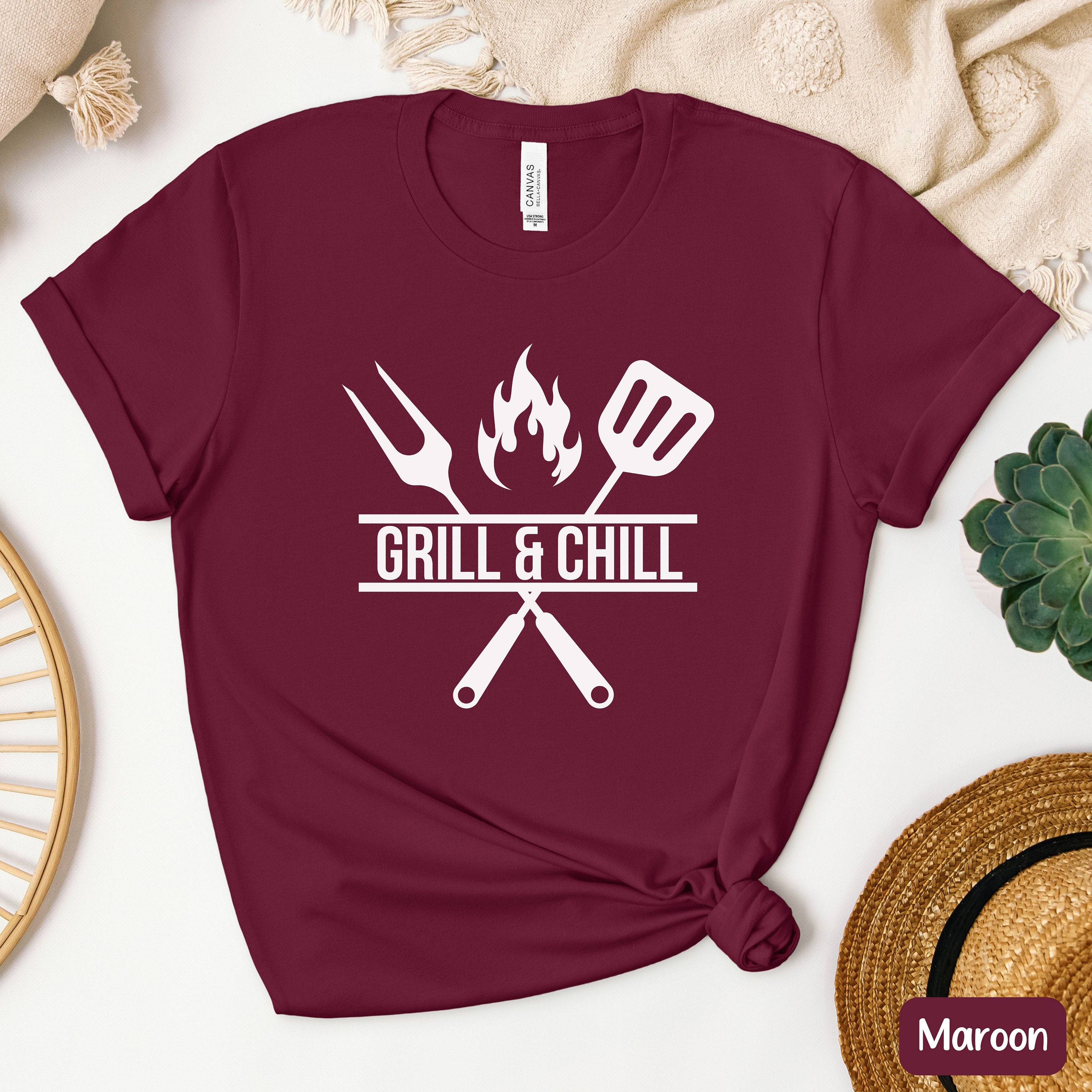 T-shirt Homme Humour Chillin & Grillin - Coton Gildan - Loose Fit - Neuf