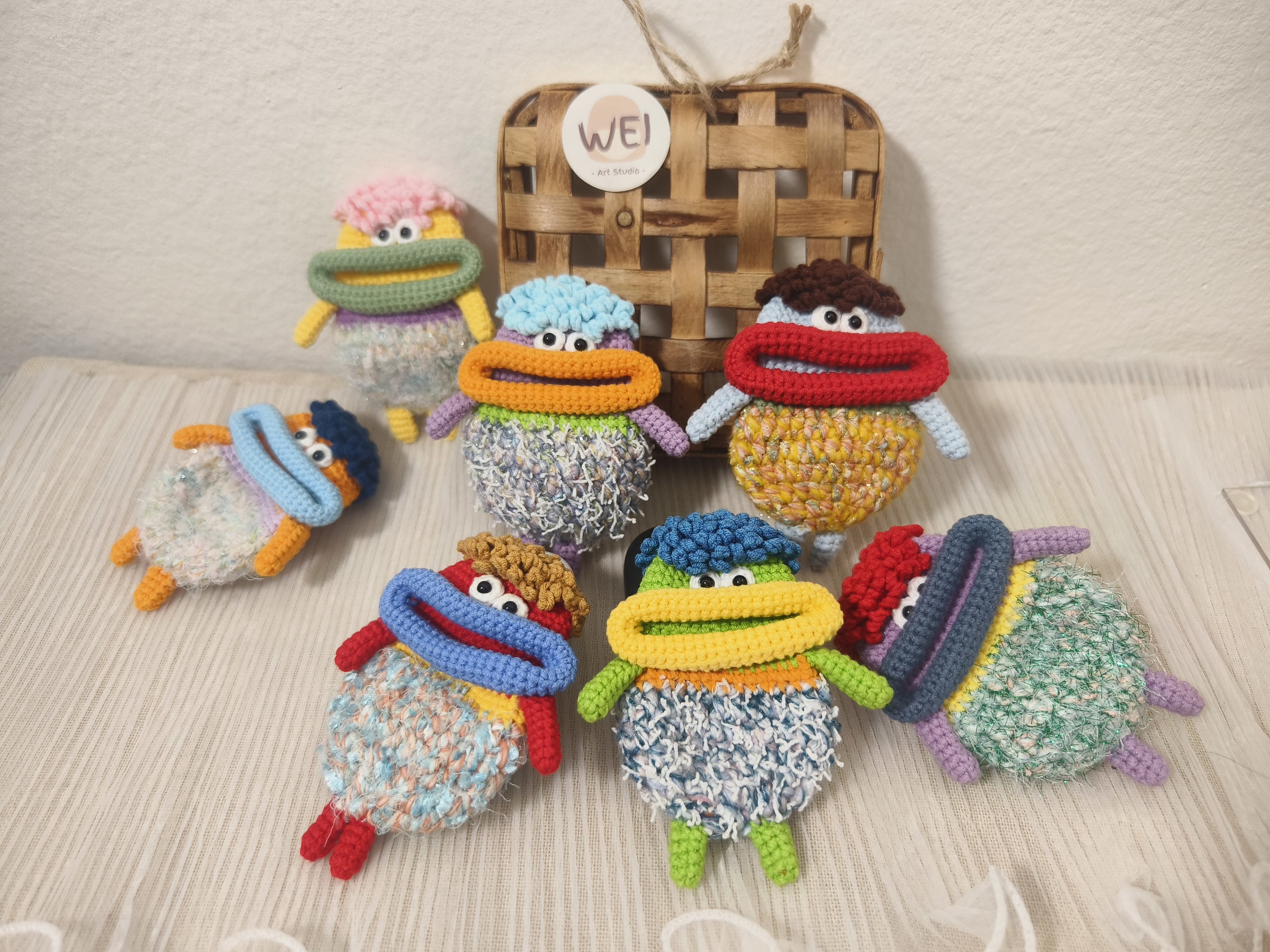 かぎ針編みのソーセージマウス、大きな口のAirPodケース、大きな口の