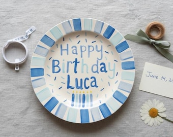 Plato personalizado para pastel de cumpleaños: recuerdo de cerámica pintado a mano para el primer cumpleaños