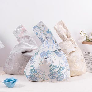 Japanische Knotentasche, kleine Handgelenktasche, Blumen gestickte Einkaufstasche, Stofftasche, Hochzeitsgeschenktasche, Brautjungfer Tasche