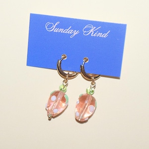 Strawberry Fields-oorbellen | Kleurrijke handgemaakte fruitoorbellen | 18K PVD-gouden roestvrijstalen oorringen