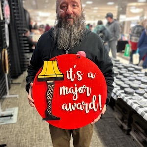 It’s a Major Award! Sign – Funny Christmas Story Leg Lamp Door Hanger – Holiday Wall Decor – Retro Movie Quote Gift – Handmade Christmas D