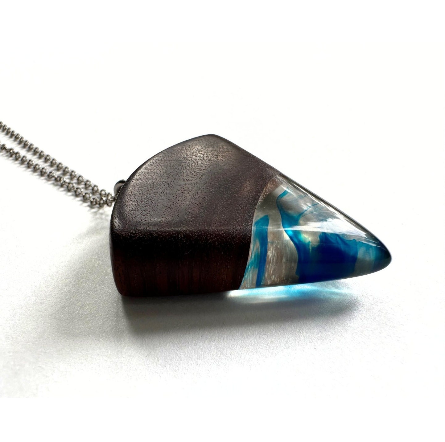 CVNRCLP Haifischzahn Halskette - Harz Anhänger Mit Ethnischem Design Verstellbar