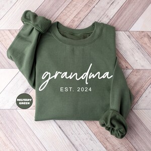 Personalized Grandma Sweatshirt, Custom Nana Hoodie, New Grammy Outfit, Grandmother To Be Clothing, Announcement Gifts, Family Group Apparel
