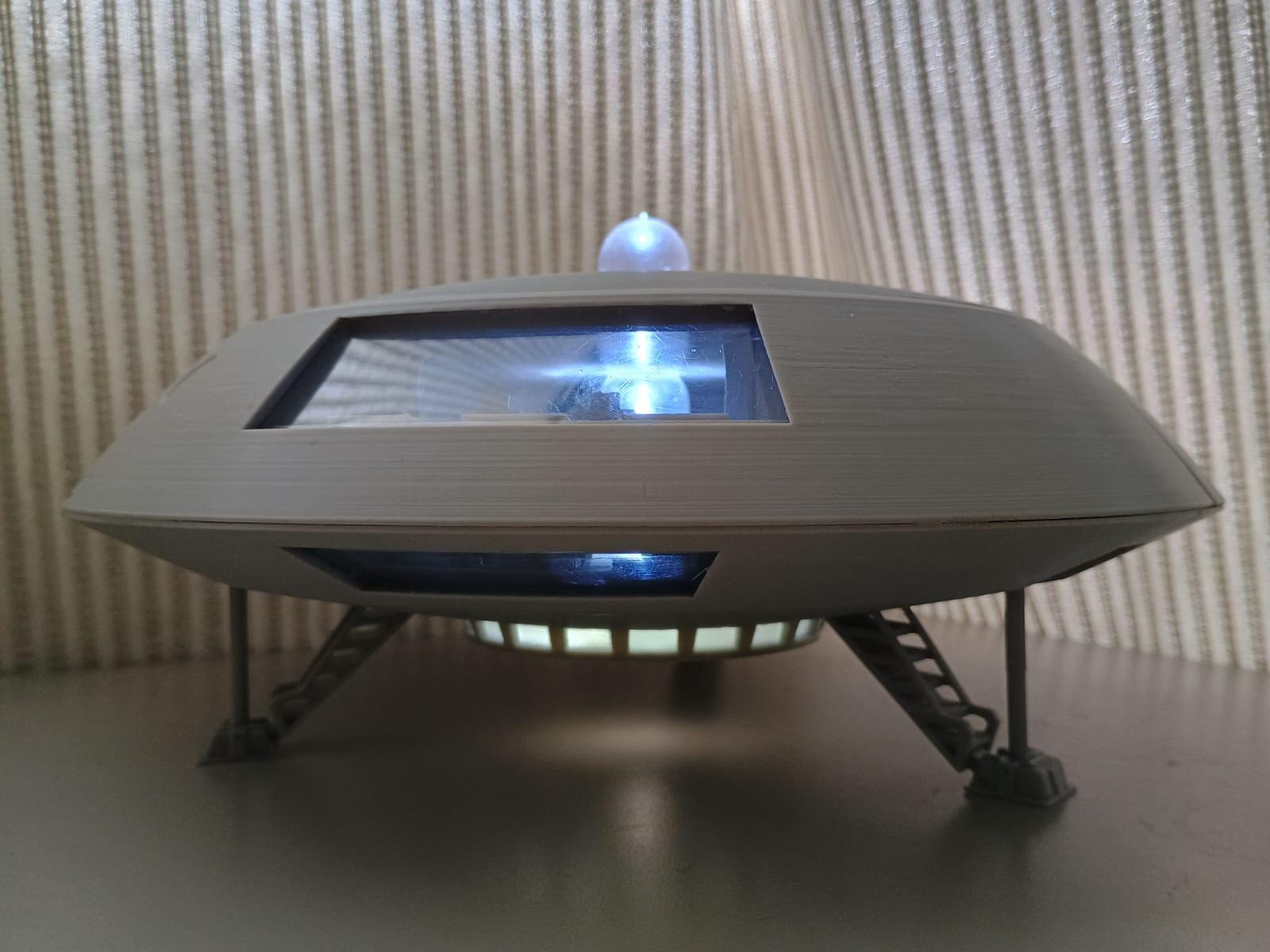Lost in the Space Jupiter 2 Polaris 8 Inches Model With Lights and