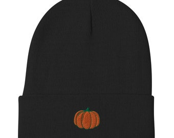 Met pompoen geborduurde muts