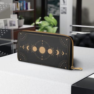 Bonita billetera de cuero vegano con fases lunares de brujas, billeteras con estética celestial Whimsigoth para mujeres, billetera con cremallera Boho Whimsigoth, regalos de brujas