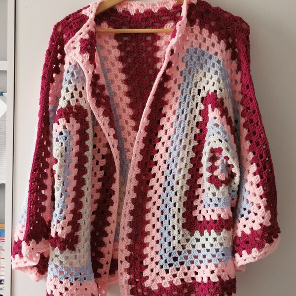 CARDIGAN GRANNY FRAMBOISE au crochet