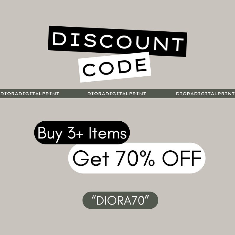 以下が含まれることがあります： 黒と白の長方形に「DISCOUNT CODE」と書かれたプロモーション用グラフィック。その下に、白い楕円形で「Buy 3+ Items Get 70% OFF」と書かれています。割引コードは「DIORA70」です。背景は明るいグレーです。