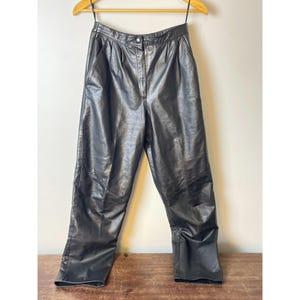 Vintage 90s Cedars Womens Genuine Leather Pants Black Size S Tapered Leg Pleated