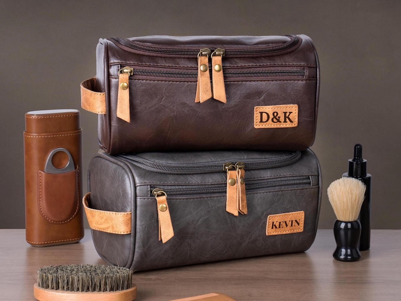 Engraved toiletry bag for men with zipper detail – Father’s Day gift idea