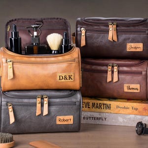 Men’s dopp kit in dark brown leather – personalized travel shaving bag