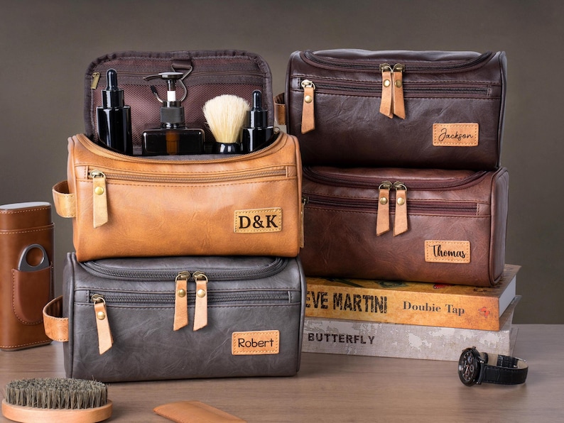 Men’s dopp kit in dark brown leather – personalized travel shaving bag