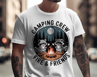 Załoga kempingowa z ogniskiem i przyjaciółmi PNG | Uroczy wzór koszulki z szopem na ognisko | Sublimacja na kempingu grupowym na świeżym powietrzu