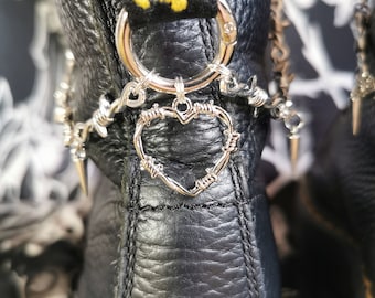 Barbed wire boot chains