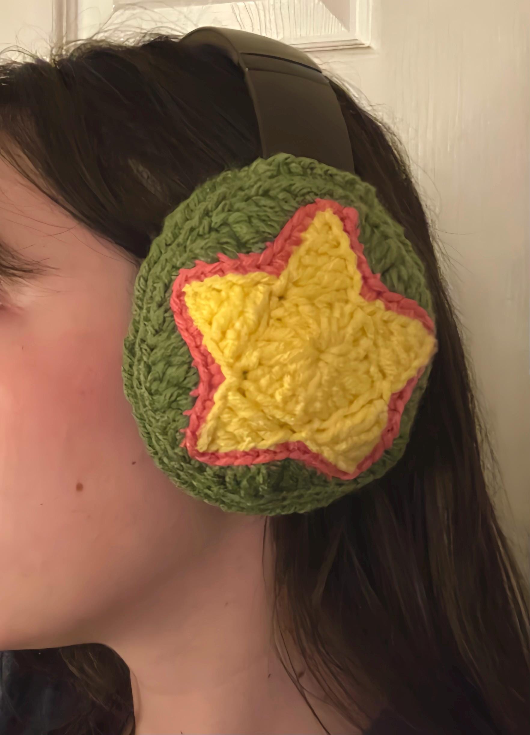 22 Crochet Headphone Cover Patterns, Strawberry, Star, and Fox Styles 4 Star Power Headphone Cover