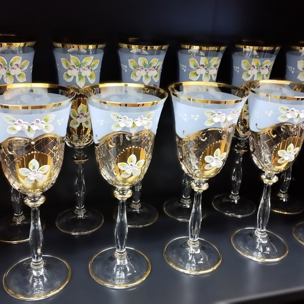 Verres à champagne bleu en cristal de Bohême 23 cm ornés d'or et d'émail 6 pièces