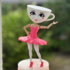 Cappuccino Assassino Ballerina Meme Figurine – 3D Printed Ninja Coffee Cup Toy, Funny Espresso Decor, Italian Brainrot Meme Gift