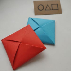 Carrés de jeu de cartes Ddakji coréen - Jeu coréen, jeu de calmar traditionnel retournement bataille flip défi cartes rouges bleues - Cartes faciles à retourner