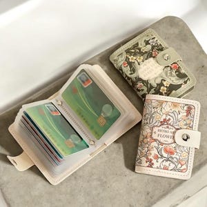 Carteira porta-cartões floral para mulheres – Carteira compacta e fofa com fecho de pressão – Bolsa para cartões de crédito e dinheiro – Ideia de presente em estilo vintage