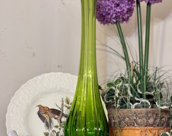 Vase pivotant MCM vintage rétro MCM moderniste minimaliste atomique verre soufflé à la main Design d'intérieur décoration d'intérieur artistique verre vert cadeau pour elle