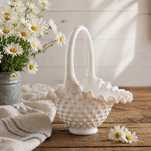 ミルクグラス　　バスケットレア Milk Glass Basket - Etsy