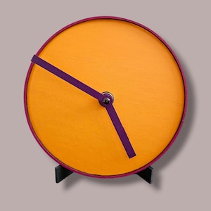 Orange & Fuchsia Pink Tischuhr, Moderne Sperrholz Tischuhr, Bunte Still Uhr, Kleine Tischuhr, Home Decor