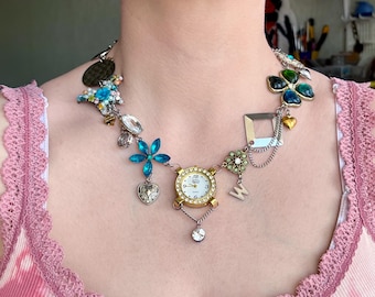 Goldene Uhr Halskette, Zusammenstellung Maximalist Goblinkern Schmuck, Initial Halskette, Kokette Uhr Anhänger