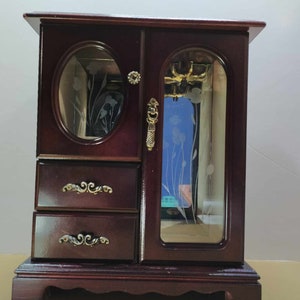 Jewelry box organizer vintage Secret Treasures 2000 ring and necklace compartments