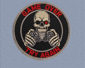 Skull plays game. Funny sarcastic embroidered patch for computer game lovers. Size: 3,5x3,5 in