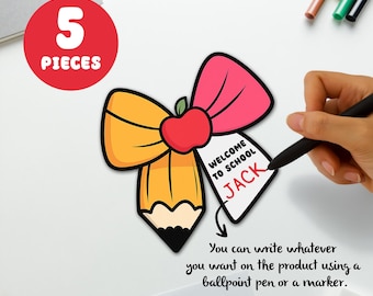 Anpassbare hölzerne Willkommen zu Schulabzeichen DIY Name