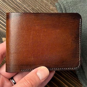 Portafoglio in pelle personalizzato fatto a mano - Portafoglio bifold per contanti - Portafoglio minimalista alla moda e porta carte e contanti